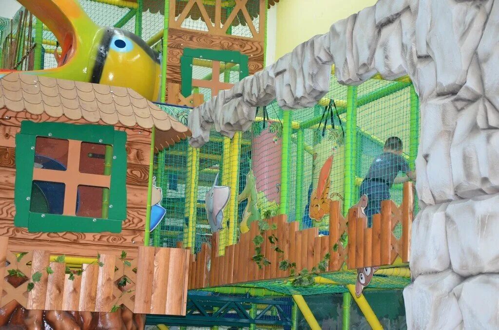 Сафари тобольск. Сафари, архангельск, улица гайдара, 52. Лунапарк сафари архангельск. Детский развлекательный центр сафари парк саратов. Сафари игровая комната архангельск.