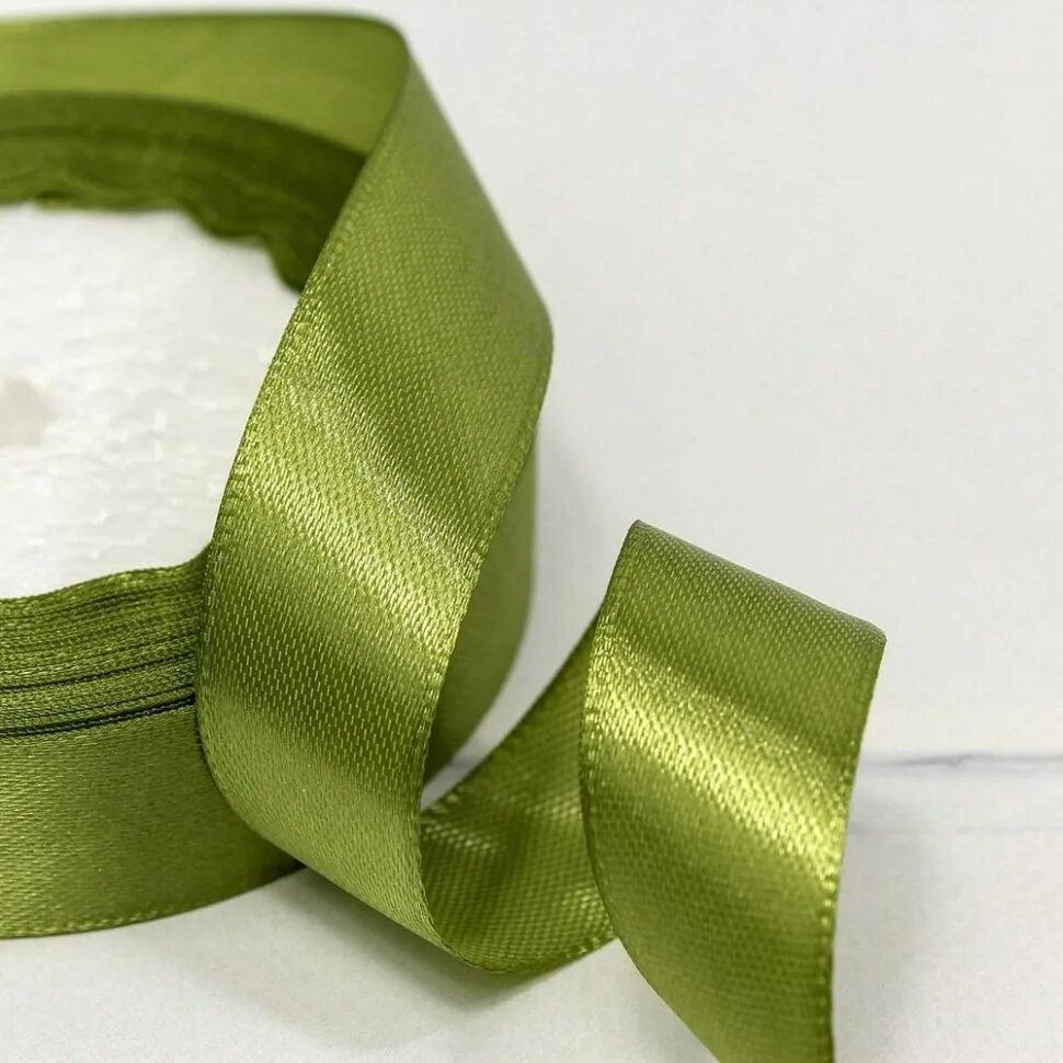 Лента атласная олива. Зеленая лента символ блокадного ленинграда. Оливковая атласная лента. Лента атласная бурая 2 см. Лента атласная "ideal", 1", 25 мм (цвет: 4569, хаки), 27,4.