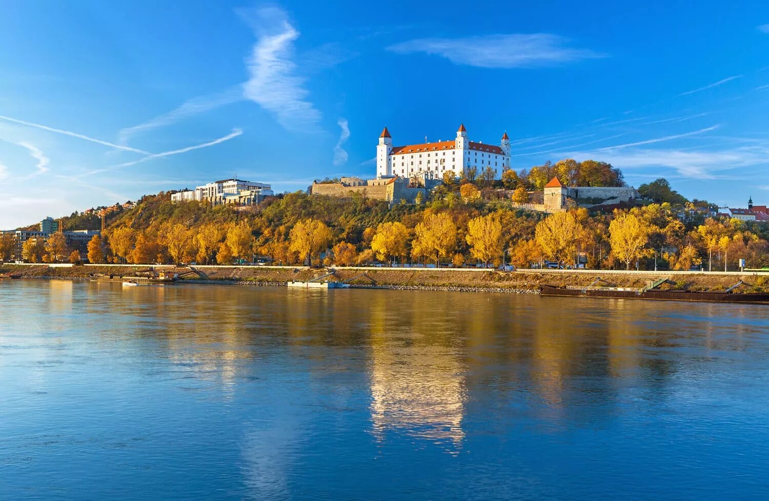 Дунай в братиславе. Река дунай братислава. реки словакии. братислава природа. словакия река ваг фото.