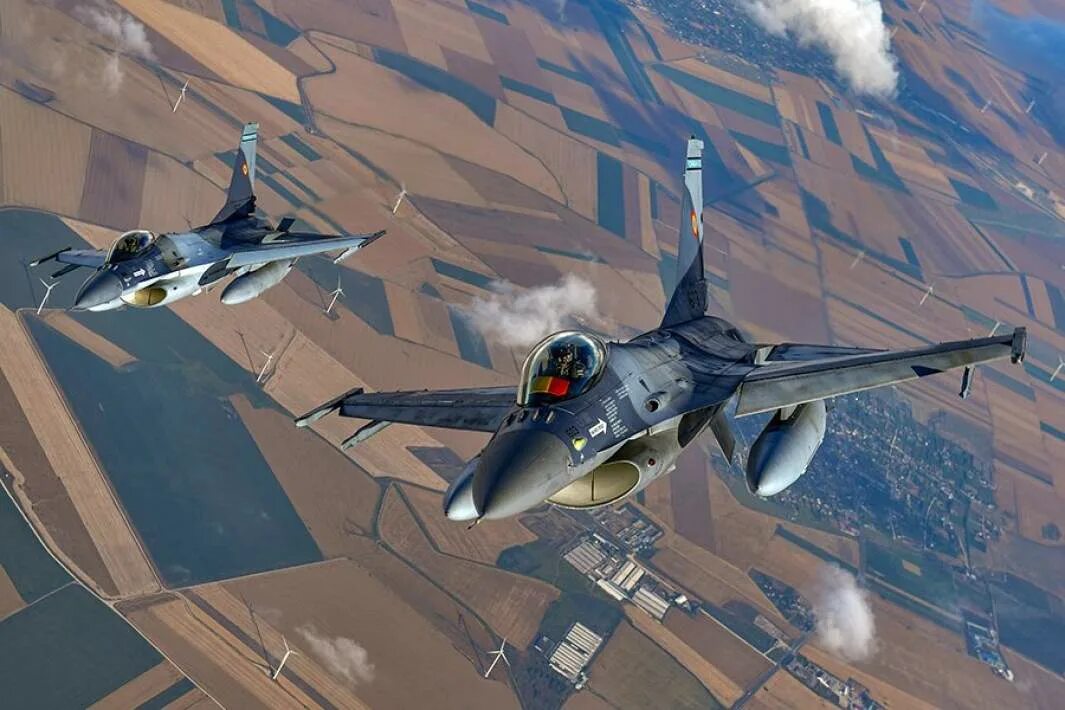 16 ввс. F-16 ввс румынии. f-16 ввс венесуэлы. hurricane ввс румынии. kf-16 ввс кореи кабина.