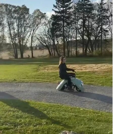 Энтузиаст сделал. Энтузиаст сделал. Энтузиаст сделал. Энтузиаст сделал. Верхом на ракете майк маллейн.