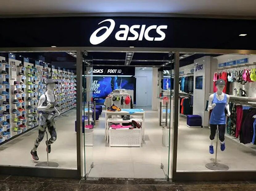 Магазин асикс в москве. Андижан фирменный магазин асикс. ASICS фирменные магазины. Асикс одежда. Фирменный магазин асикс в Москве.