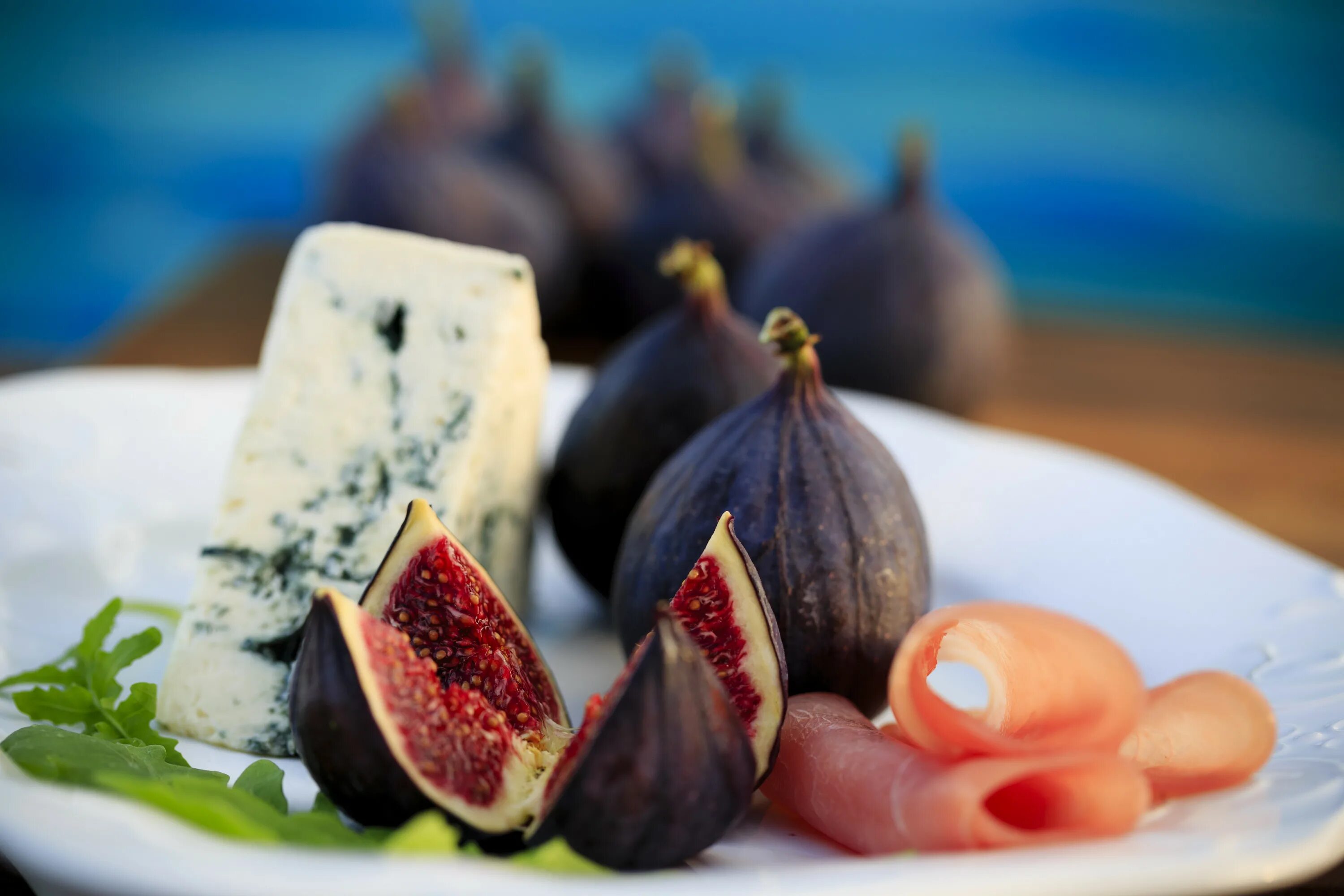 Инжир сладости. Украшение из инжира. Фаршированный инжир. Блюда с инжиром. Фуэт экстра с инжиром.