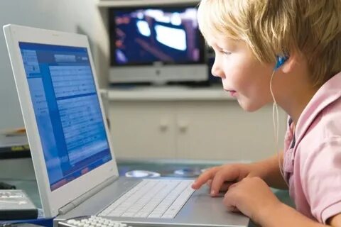 Школьники переходят на дистанционное обучение