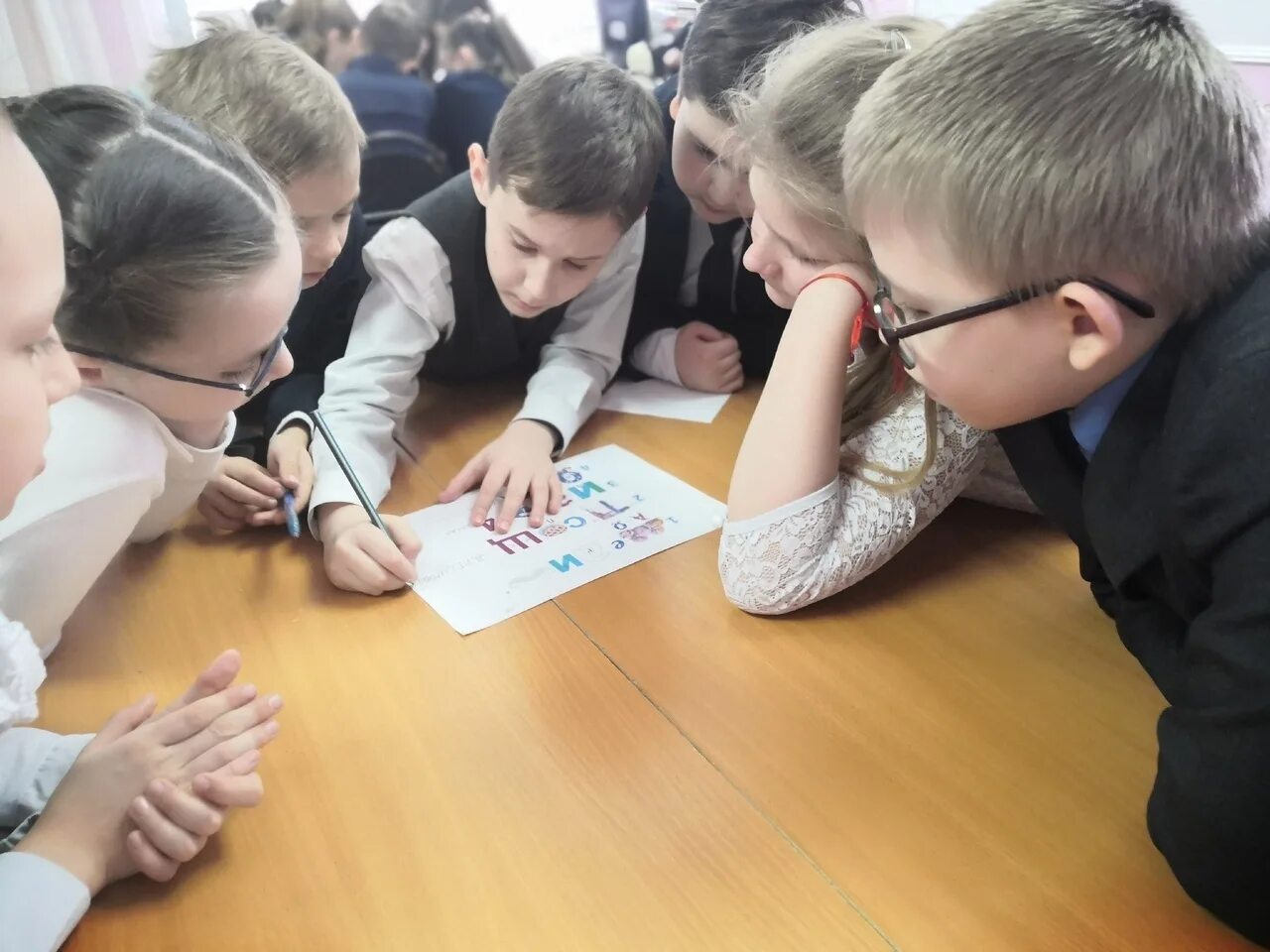 Школьные игры 2 класса. Школьные игры 2 класса. Уроки в школе первоклассника. Школьники 3 класс. Интеллектуальные соревнования для школьников.