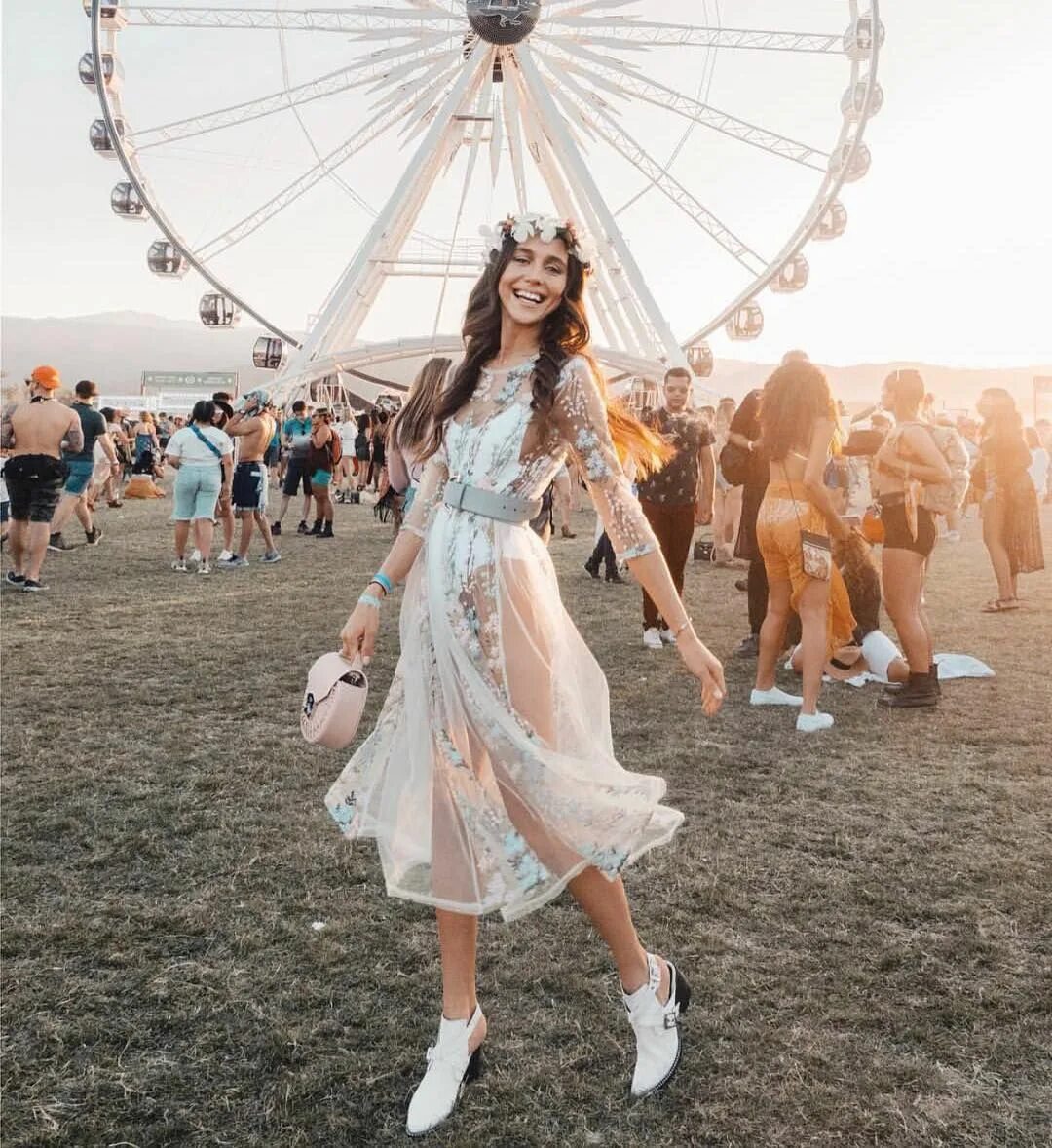 Стиль фестиваля коачелла. Бохо фестиваль коачелла. Coachella фестиваль наряды. Стиль фестиваля коачелла. Коачелла 2020.