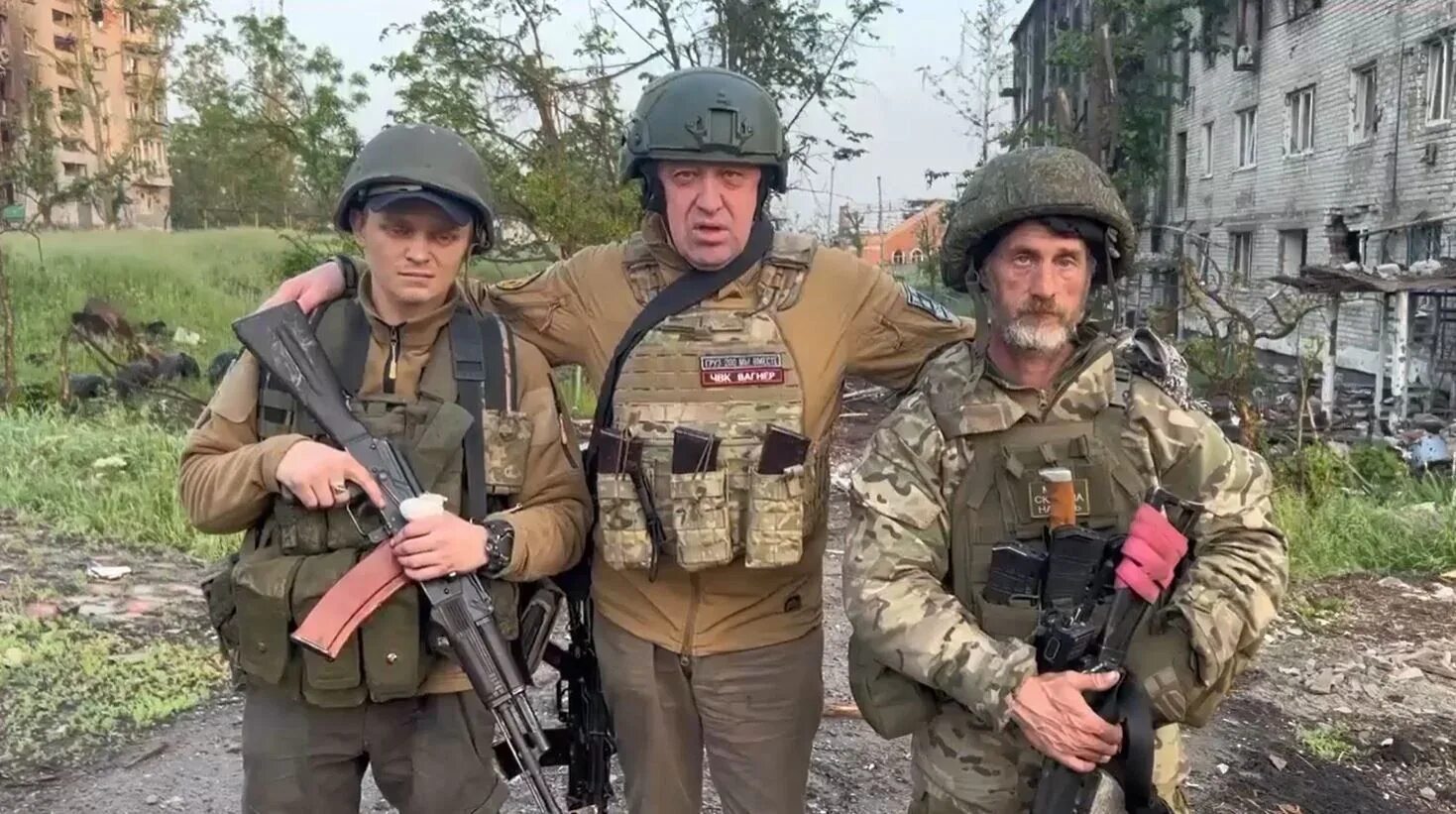Бибер бахмут. Пригожин бибер и долик. Бибер и долик. Бойцы чвк вагнера. Бибер чвк вагнер.