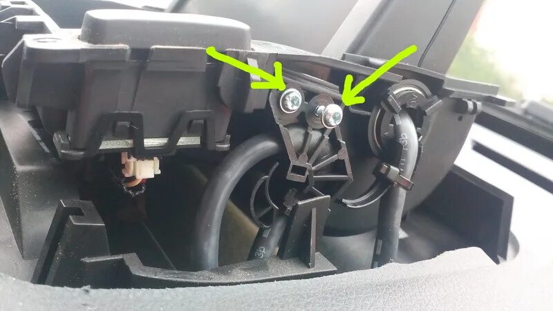 Peugeot 5008 front bumper repair. Пежо 5008 как снять. Пежо 5008 2010. Пежо партнер 2022 бардачок. Верхний бардачок peugeot 807 citroen c8.