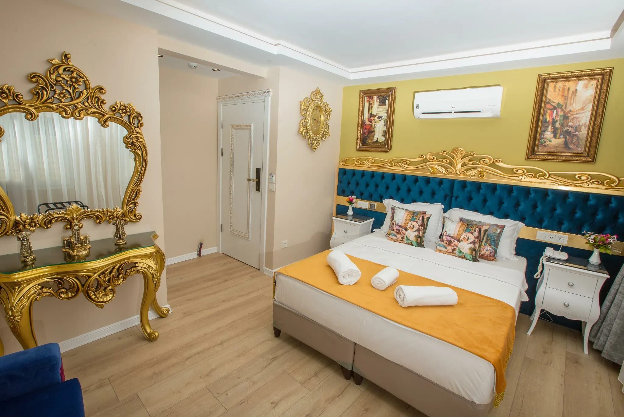 Atlantis hotel sultanahmet 3. Atlantis royal hotel 3* (султанахмет). royal hotel стамбул. atlantis hotel istanbul. отель атлантис роял.