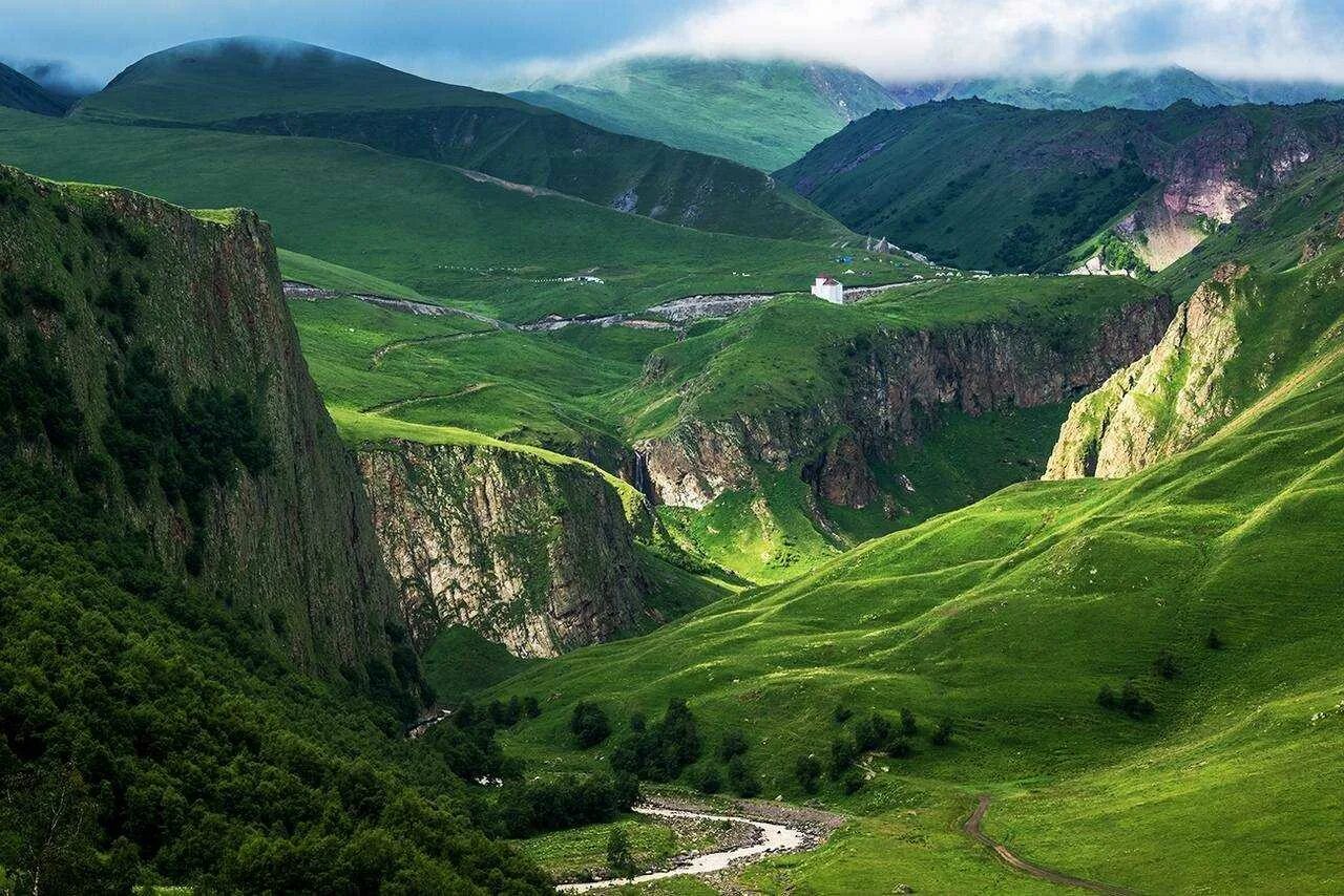 Кисловодск северный кавказ. Долина Нарзанов Кабардино-Балкария. Урочище Джилы-Су. Долина Джилы Су. Горы Джилы Су Кабардино Балкария.