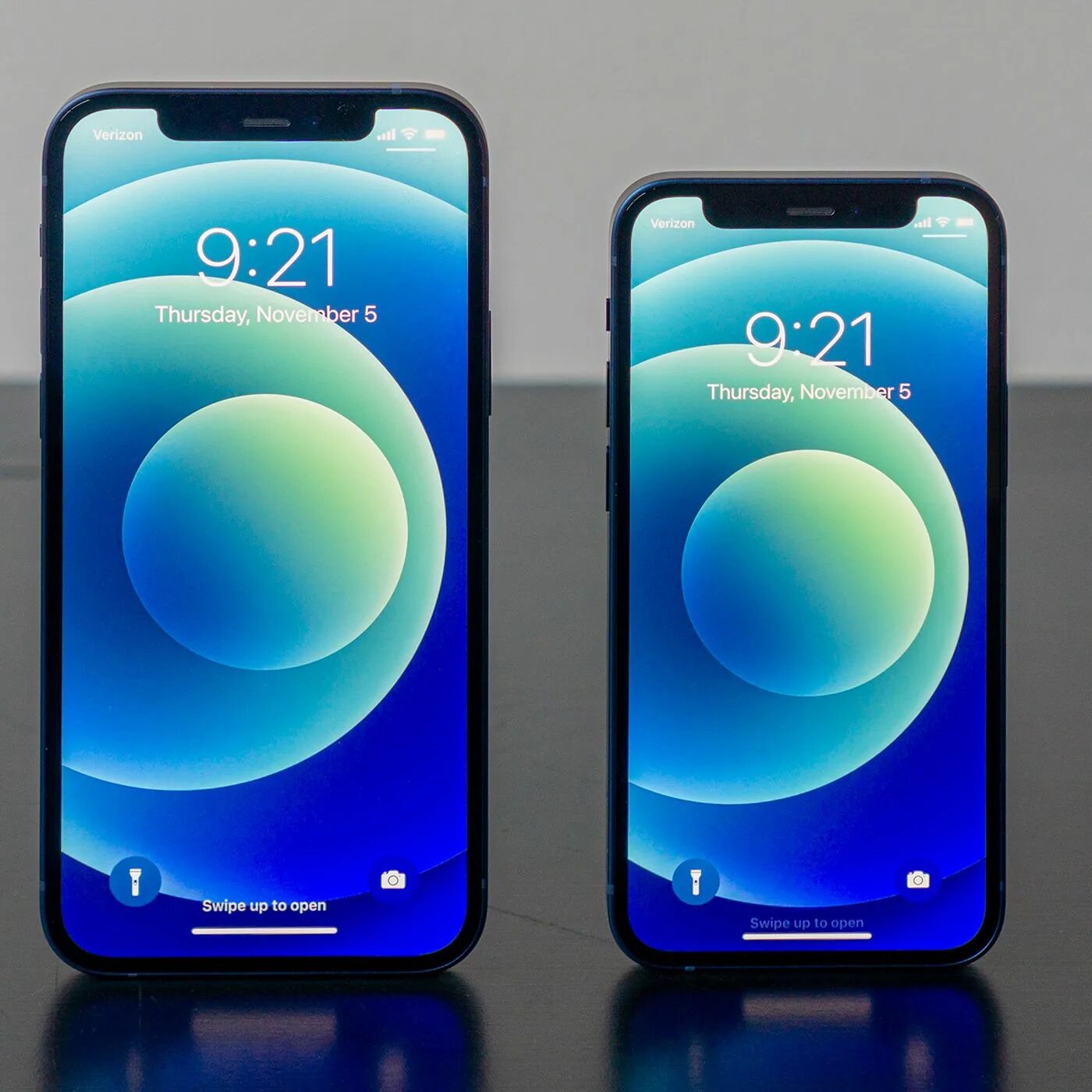 Iphone 12 mini цвета корпуса. Iphone 12 mini. Iphone 7 max. Айфон 9 промакс. Айфон 12 сзади.