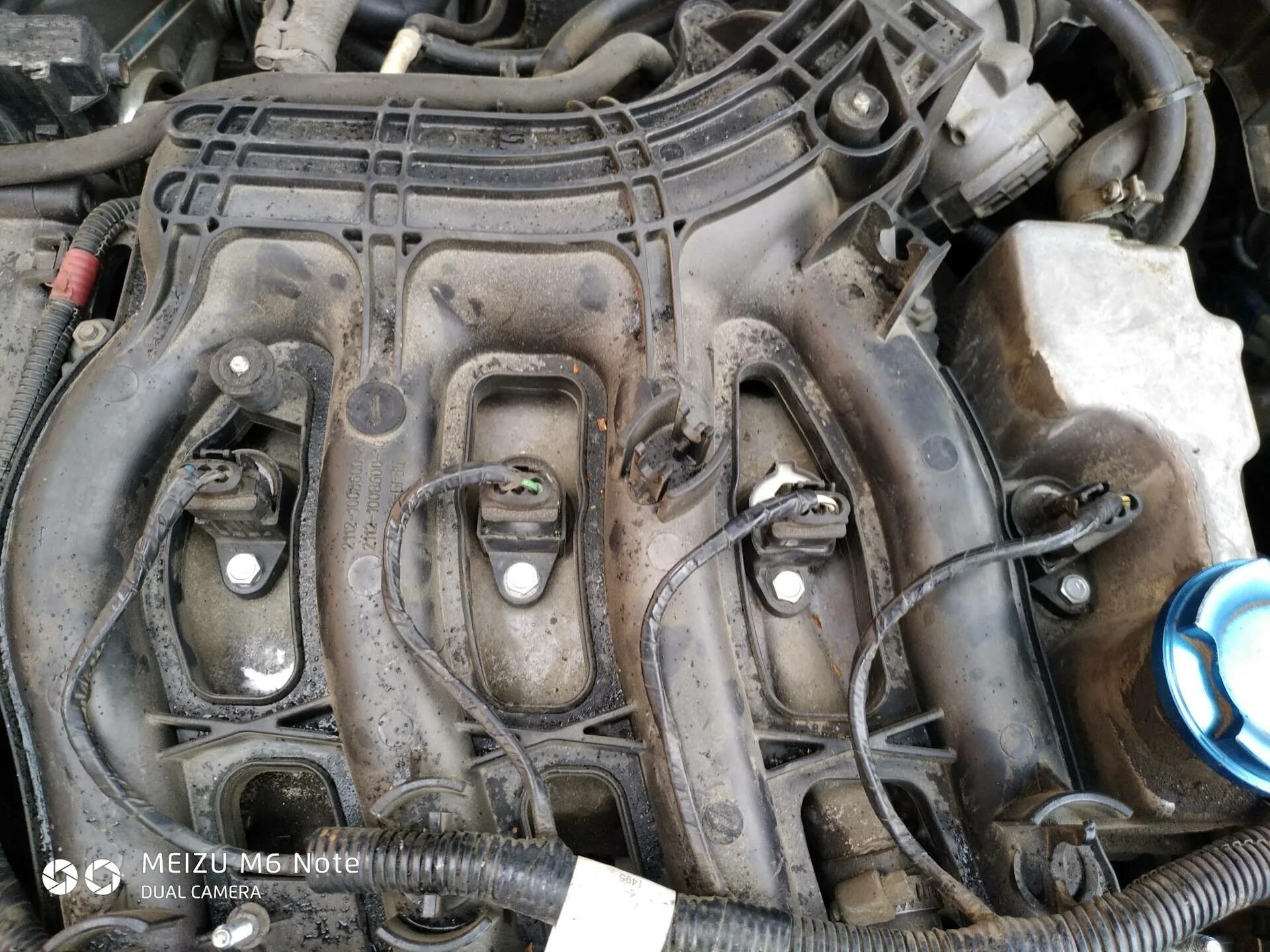 Приора 16 клапанная. Катушка лада приора 16 клапанов. Свечной ключ приора 16 клапанов. Как поменять свечи на приоре. Свечи зажигания приора 16.