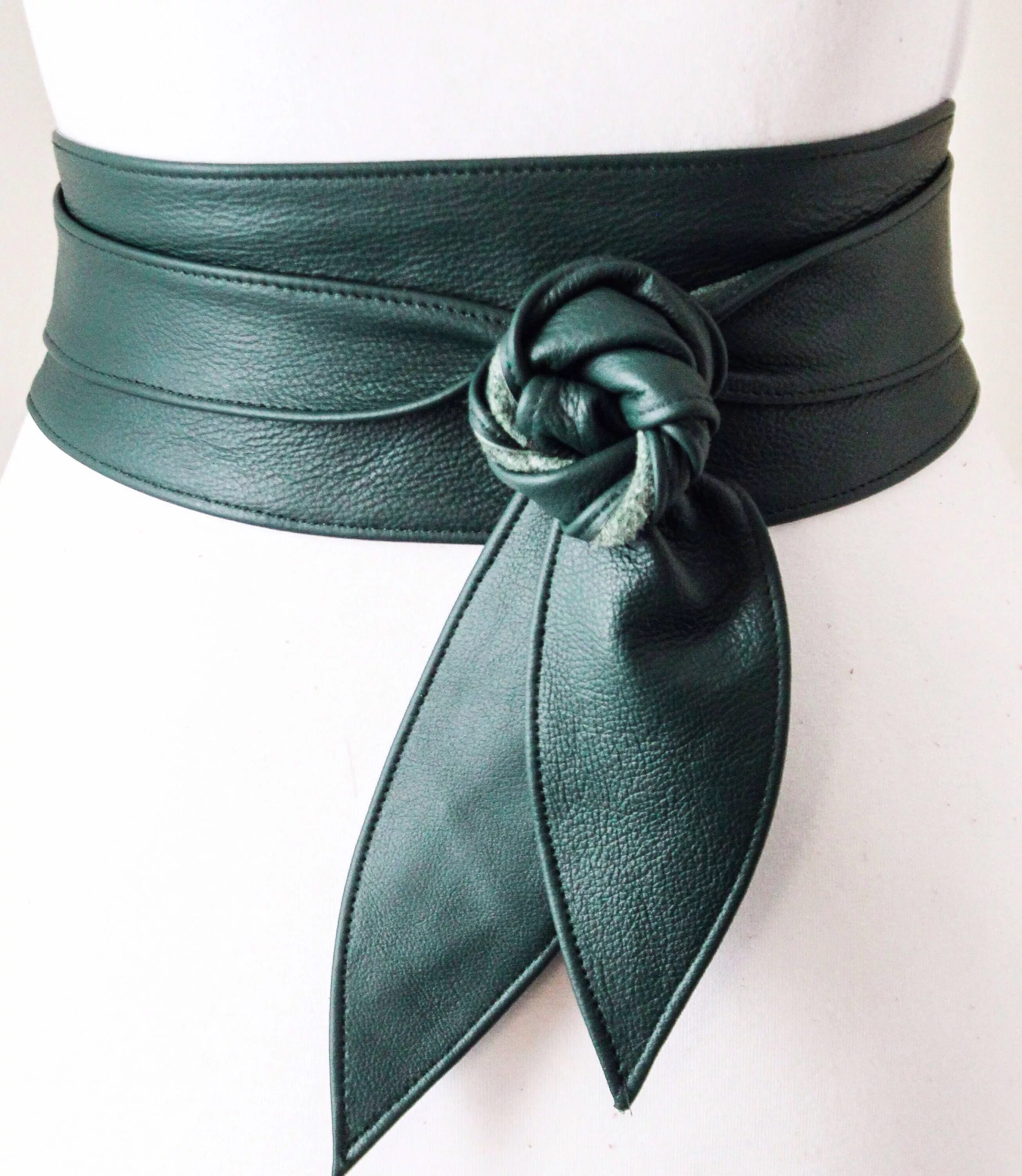 пояс кушак. пояс на завязках. пояс из ткани. бант на поясе. кожаный пояс завязывающийся.