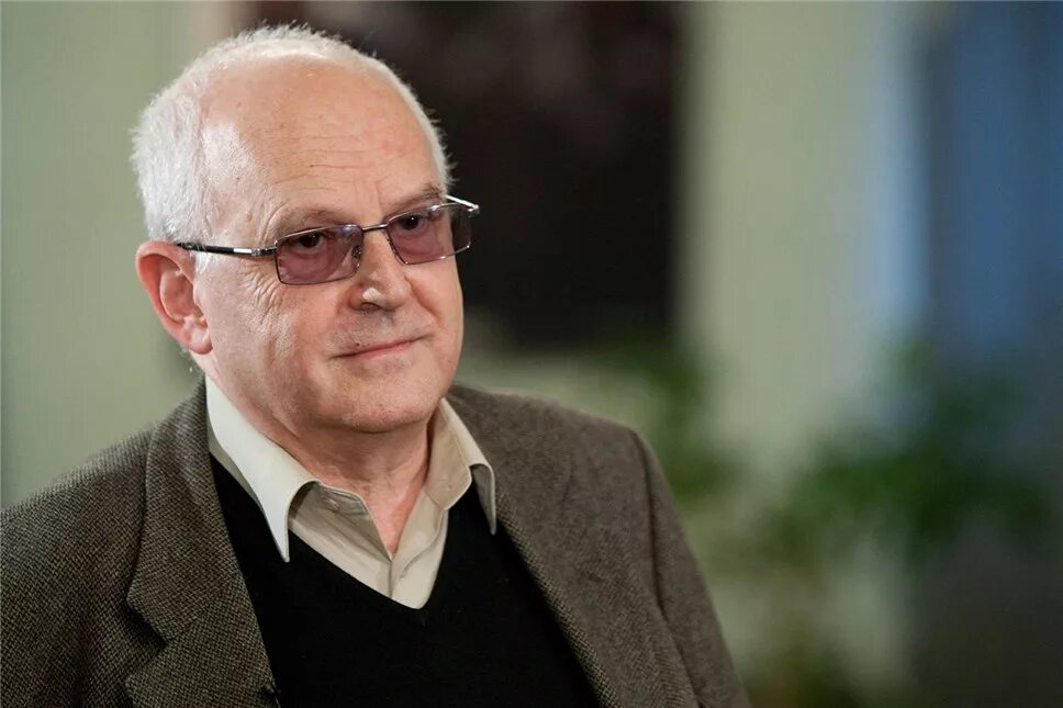 Руководитель режиссер. Алексей владимирович бородин. алексей бородин режиссер. алексей бородин рамт. худруком рамт алексеем бородиным.