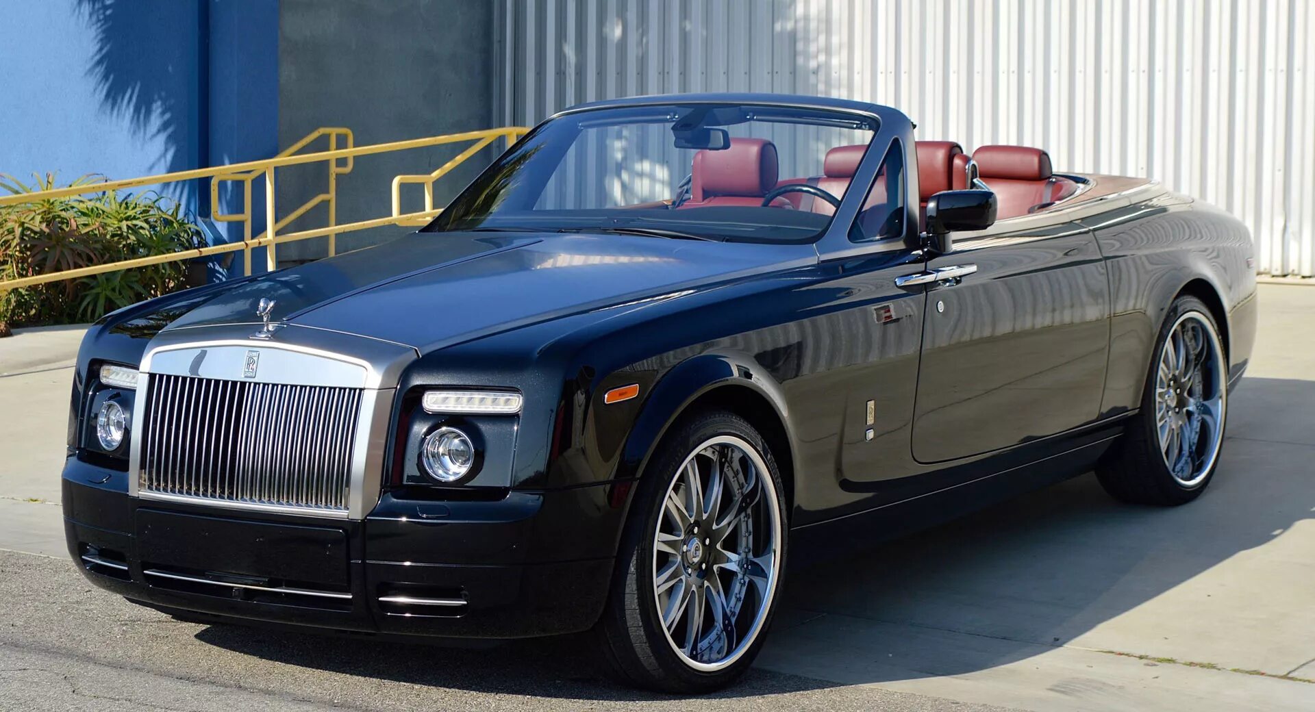 Роллс купе. Роллс Ройс купе. Rolls Royce Phantom Coupe. Rolls Royce Фантом купе. Rolls Royce Phantom купе.