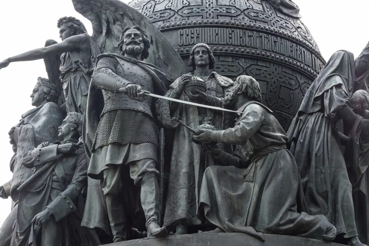 памятник князю владимиру красное солнышко. памятник князю владимиру храброму в серпухове. памятники русским князьям. памятники русским князьям. игорь святославич памятник.