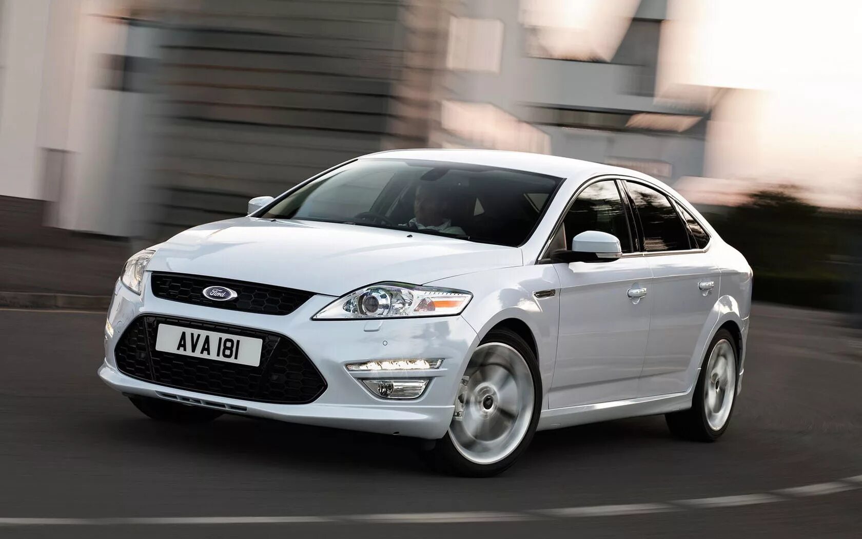 Машина форд фото. Ford Mondeo 2011. Ford Mondeo хэтчбек 2010. Ford Mondeo 4 Sport. Ford Focus Ford Mondeo.