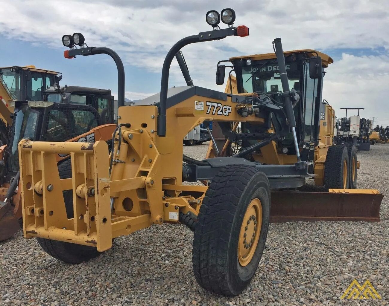 Грейдер john deere 872g. John deere 672g. Джон грейдер. John deere 672g. Джон дир грейдер 772.