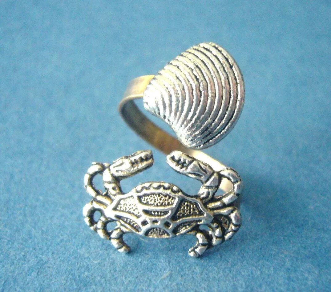 Кольца краба. Кольцо с крабом. Серебряное кольцо-краб. Золотое кольцо краб. Кольца в стиле ретро.
