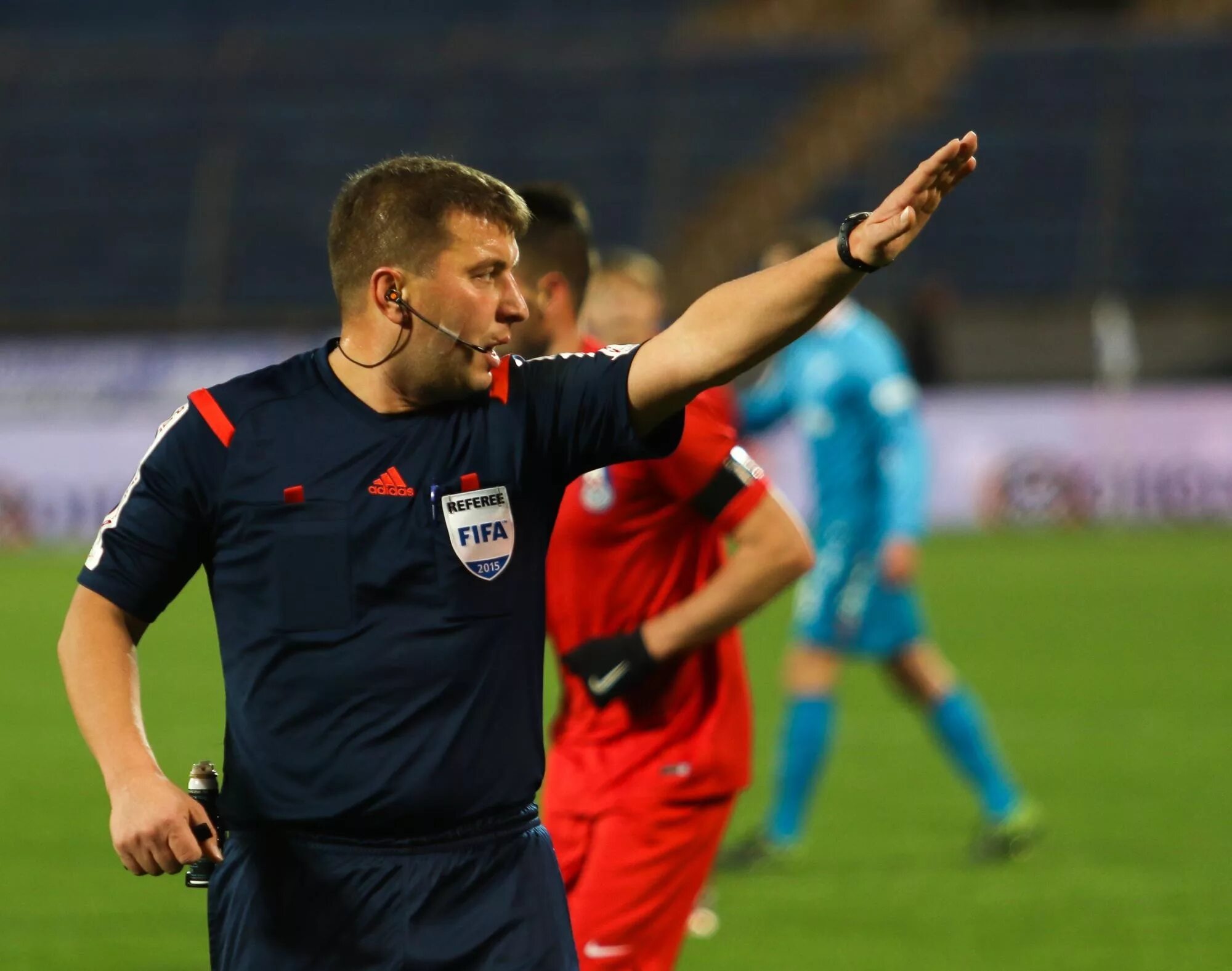 Спорт экспресс футбол новости рфпл сегодня трансферы. Максим Гаврилин арбитр футбола. Михаил Вилков и ЦСКА. Судья Михаил Вилков Зенит. Гаврилин судья Спартак.