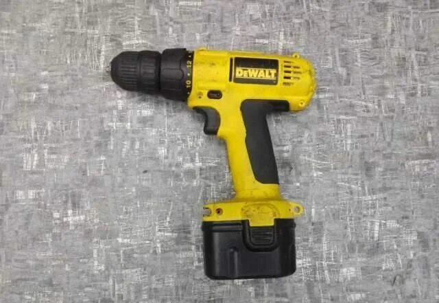 Шуруповерт dewalt 2 аккумулятор. Шуруповерт dewalt 2 аккумулятор