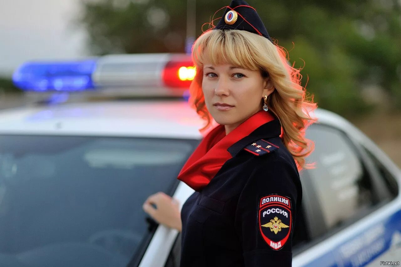 Как называется полиция полиции девушки. Женщина полицейский. девушка милиционер. девушки полицейские россии. сотрудница полиции.