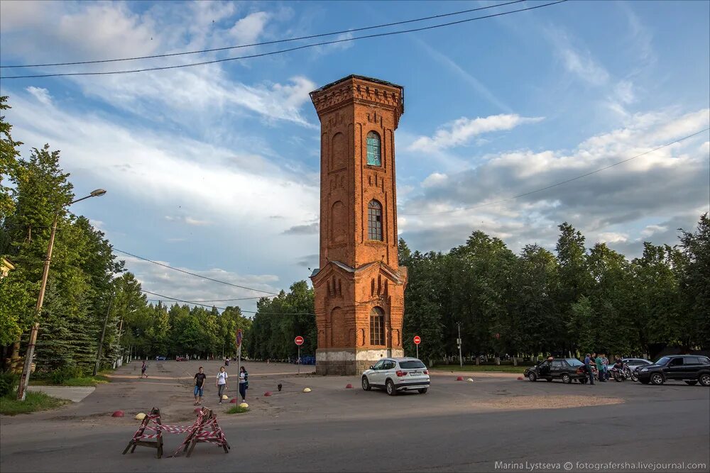 Погода в старой руссе по часам. Старая Русса башня. Старая Русса площадь города. Соборная площадь Старая Русса. Старая Русса взгляд в прошлое.