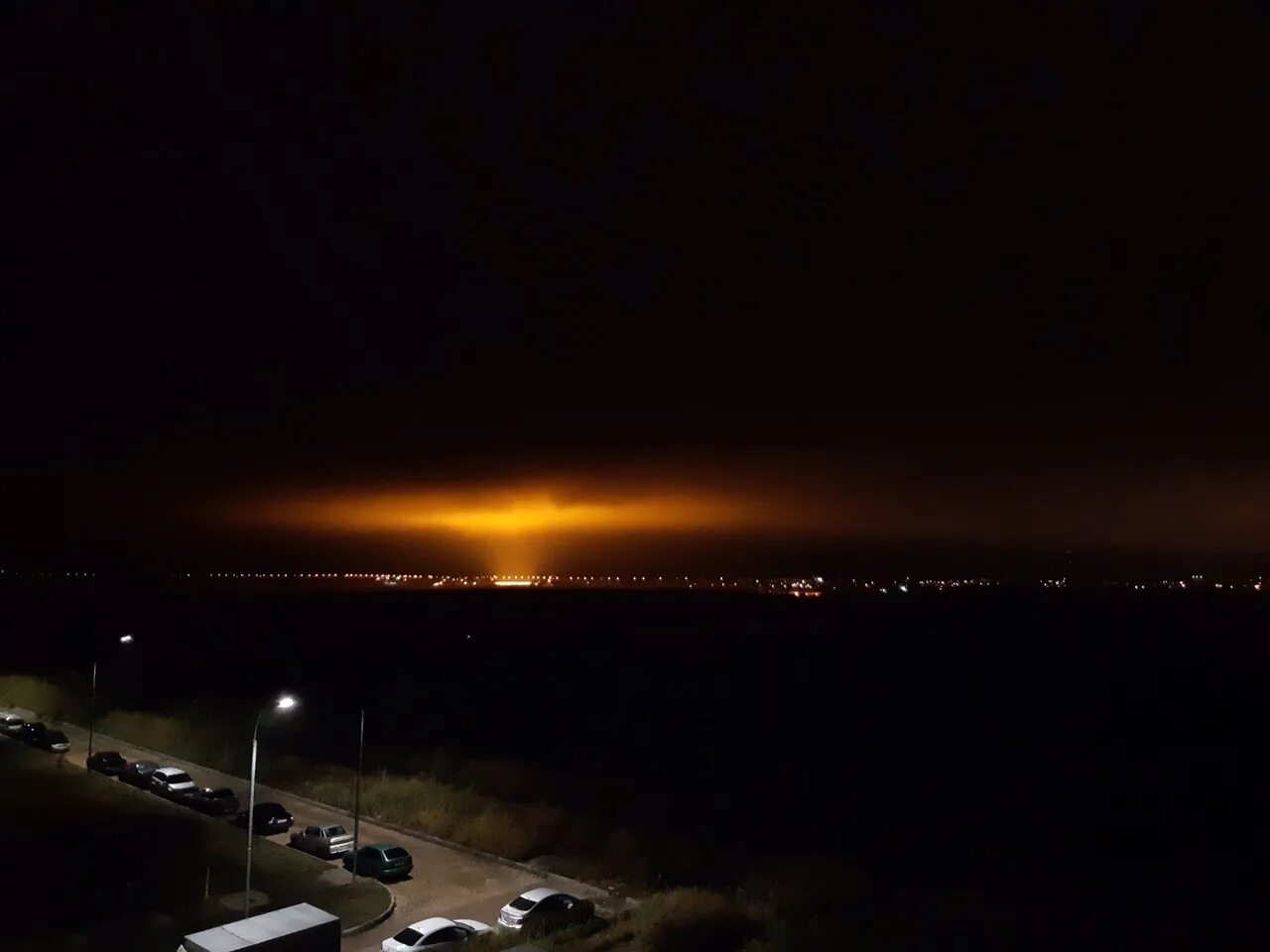 спутник в небе ночью. теплицы выборжец спб. что светит в небе ночью. звезды на ночном небе. что светит в небе ночью.