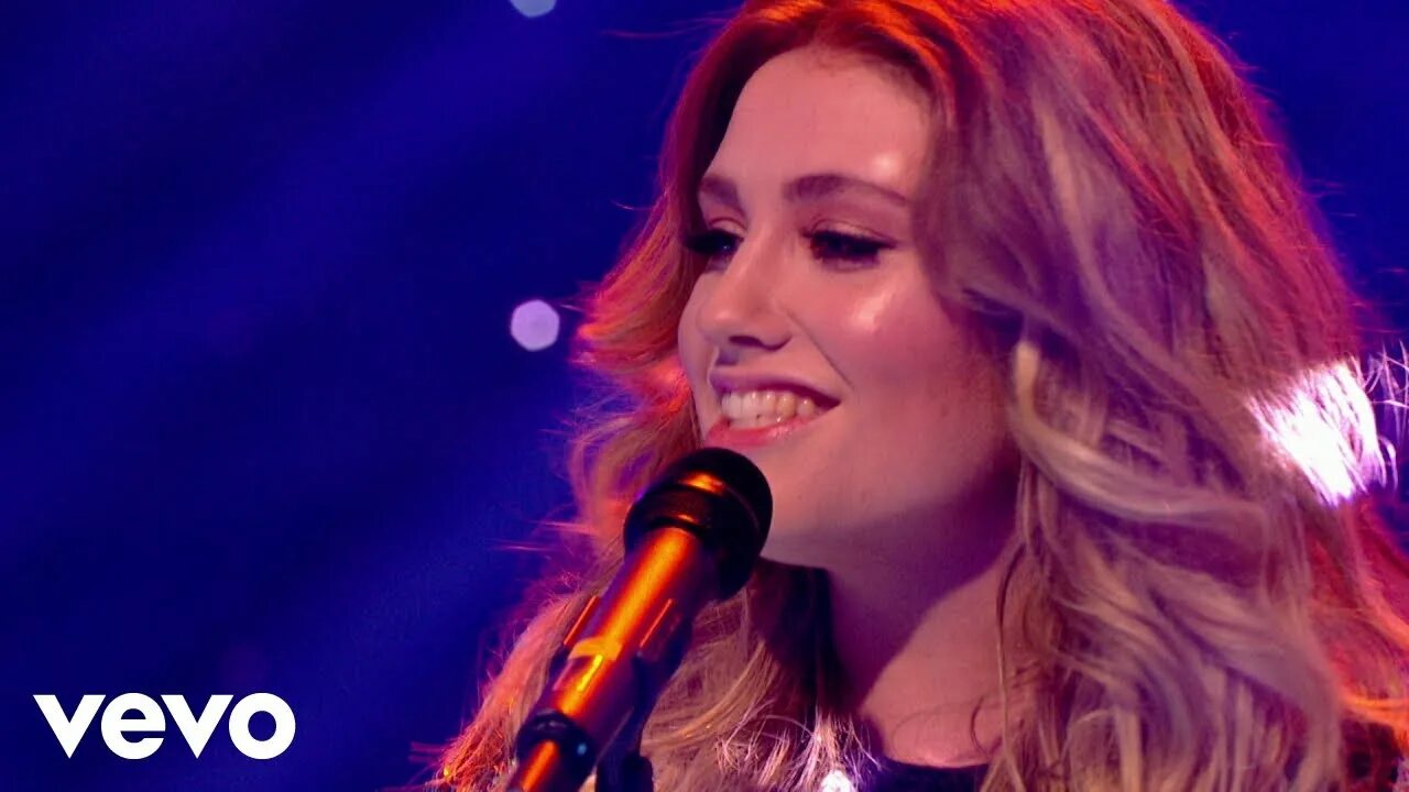 Yours ella henderson. Ella henderson слушать. Ella henderson слушать. Ella henderson песни. Ella певица.