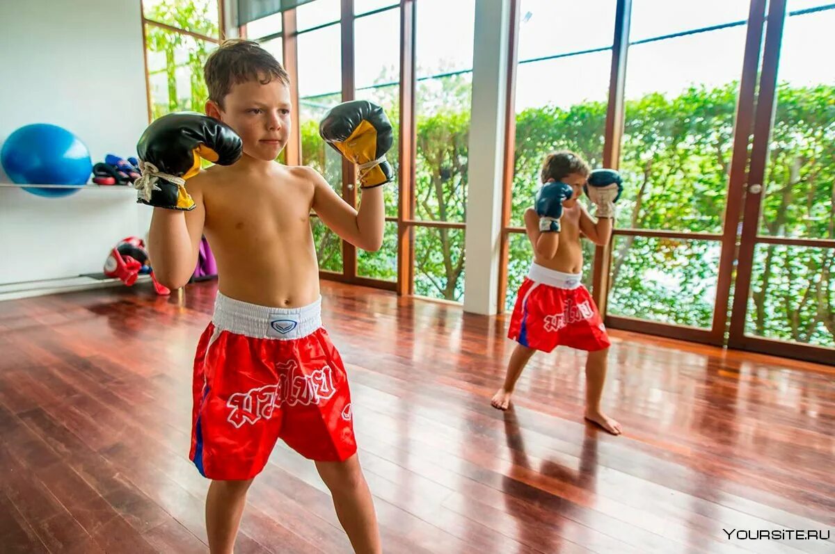 Юные тайцы. Тайский бокс дети. Детский кикбоксинг. Занятия боксом для детей. Секция бокса для детей.