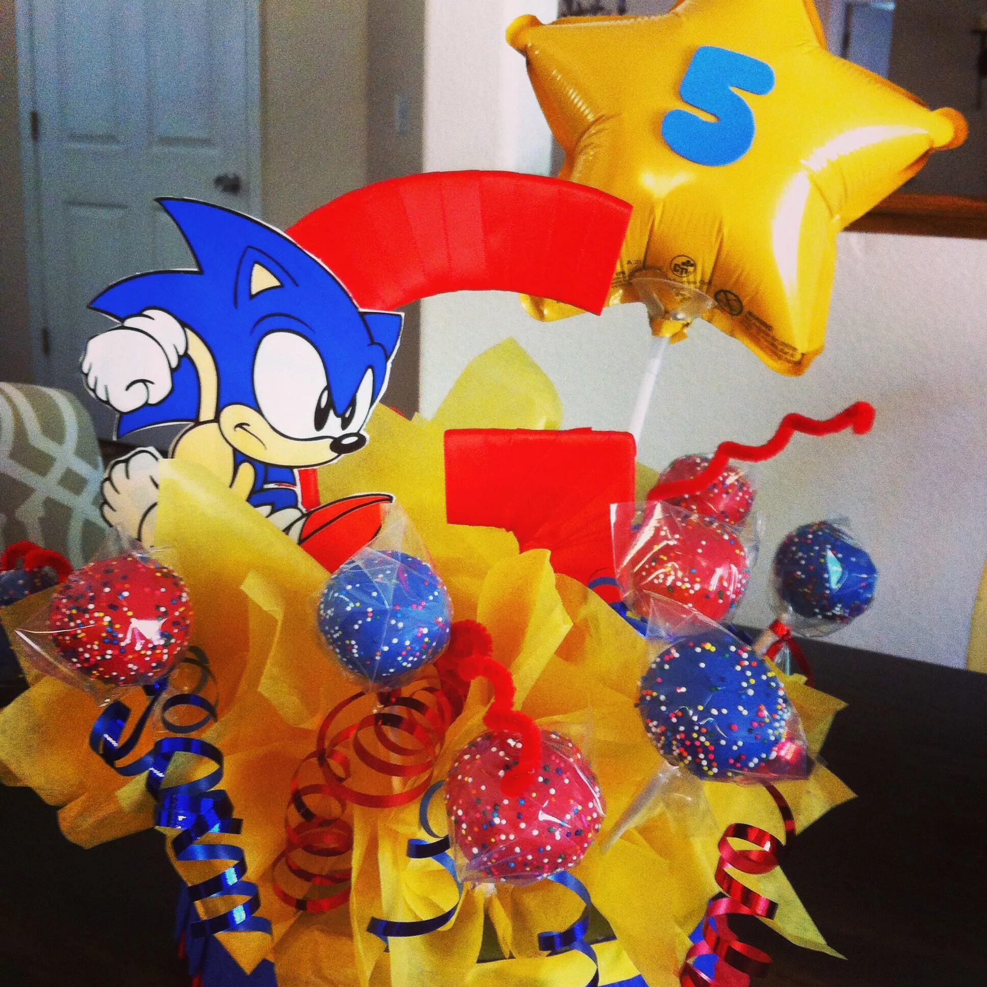 Sonic toys party. День рождения в стиле Соника. Шары в стиле Соника. Вечеринка в стиле Соника. Украшения в стиле Соника на день рождения.