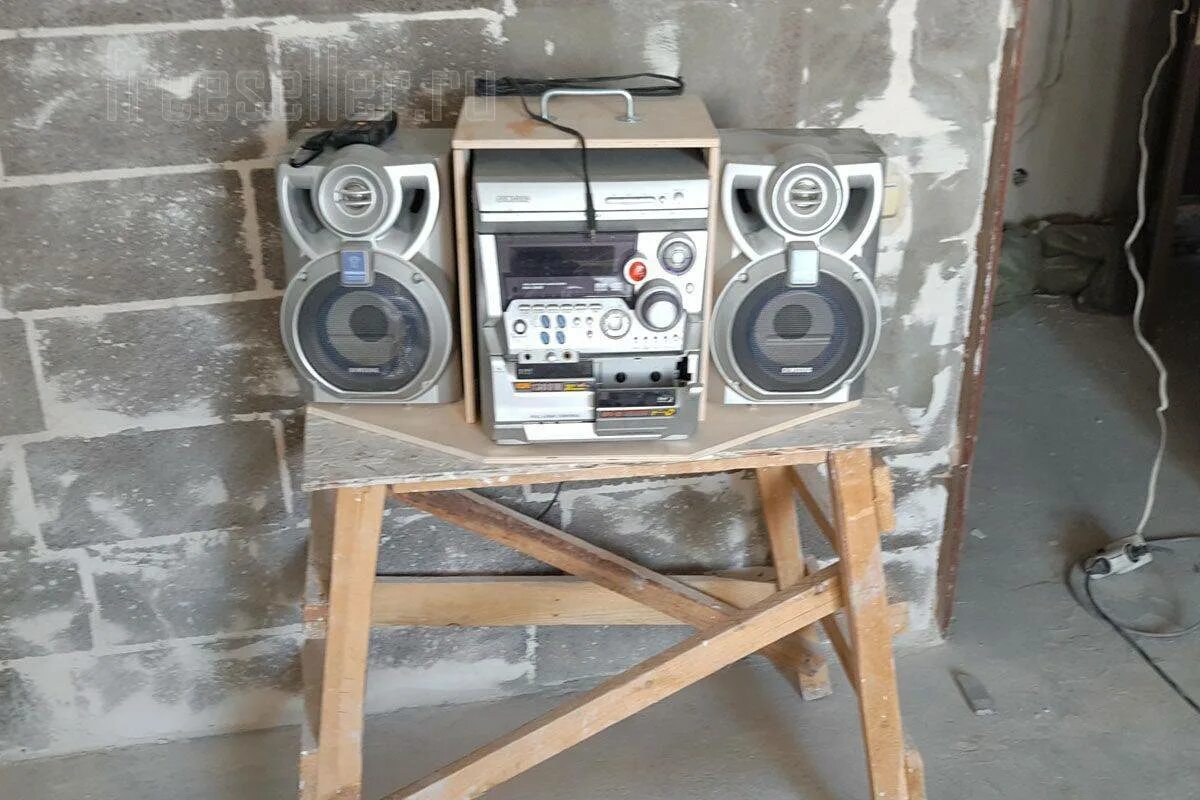 Офисно-торговый комплекс kö-bogen ii в дюссельдорфе (германия). Город будущего макет. Корпус для магнитолы и динамиков из фанеры. Gladwork логотип. Заха хадид архитектор.