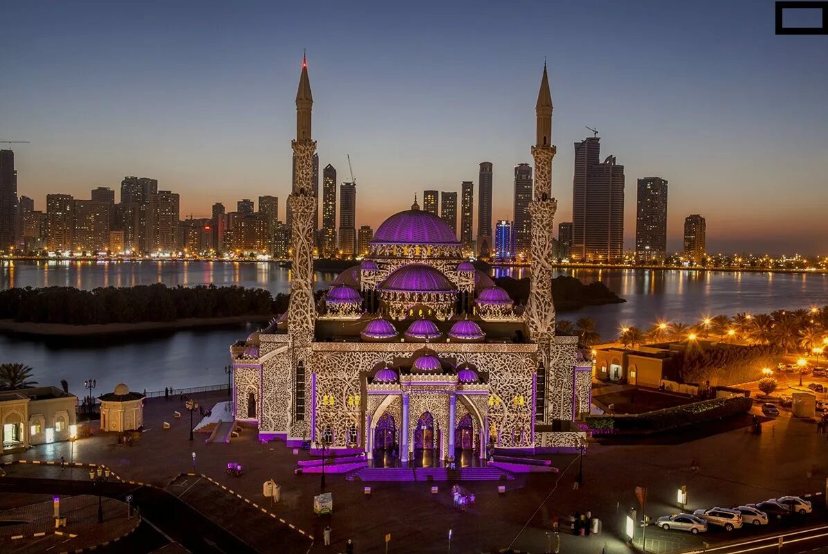Шарджа Дубай. Г Шарджа Объединенные арабские. Столица ОАЭ Шарджа. Мечеть в Дубае.