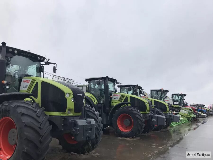 Льноуборочные комбайны в россии производятся в. Сельхозтехника в деревне. Новый комбайн ростсельмаша т500. Сельхозтехника в смоленской. Новинки сельхозтехники 2021.