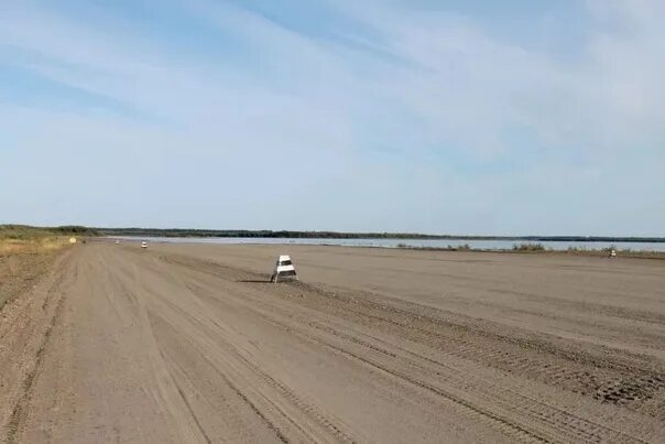 Аэропорт зырянка. Саха якутия верхнеколымский район поселок зырянка аэропорт. Аэропорт зырянка якутия. Зырянка верхнеколымский район. Самолет ан 24 полярные авиалинии.