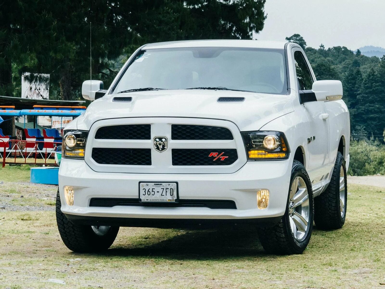 Додж рам поколения. Додж рам 1500 3 поколение. Додж рам 3 поколения. Dodge Ram 2015. Dodge Ram RT 2009.