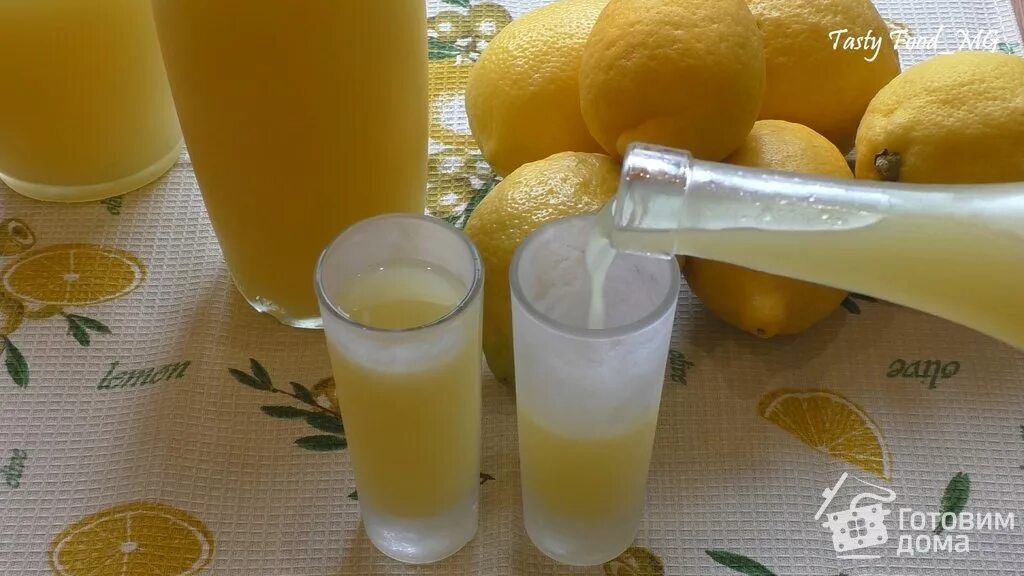 Лимончелло с соком. Limoncello Siciliano ликер. Игристый Лимончелло. Рюмки для Лимончелло. Лимоны для Лимончелло.