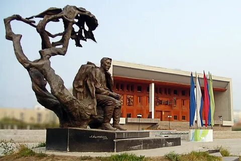 Памятники якутска