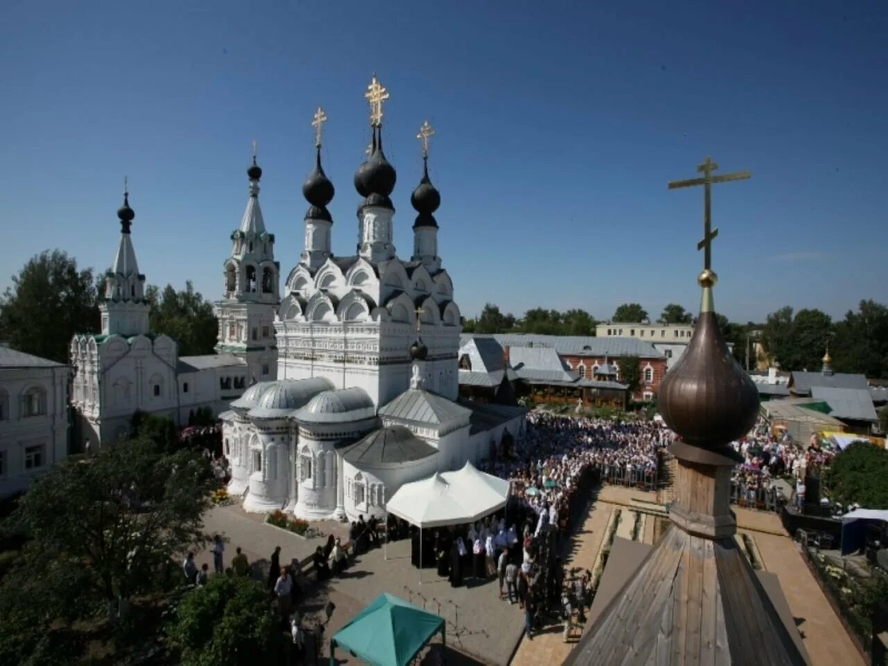 Владимирская область муром храм петра и февронии. Монастырь петра и февронии в муроме. Храм петра и февронии в муроме. Храм святой троицы свято-троицкого монастыря в муроме. Храм петра и февронии в муроме.