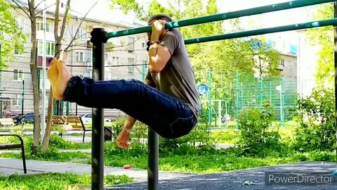 Уголок на руках