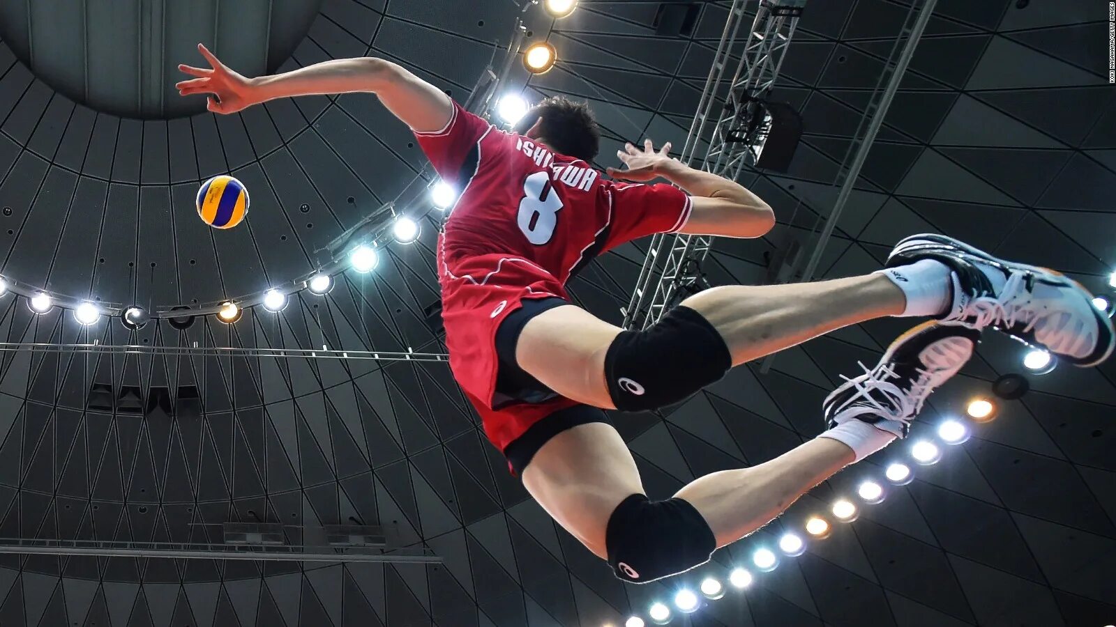 Спортивные каналы волейбол. Юки Исикава волейболист. Волейболист в прыжке. Волейбол красивые моменты.