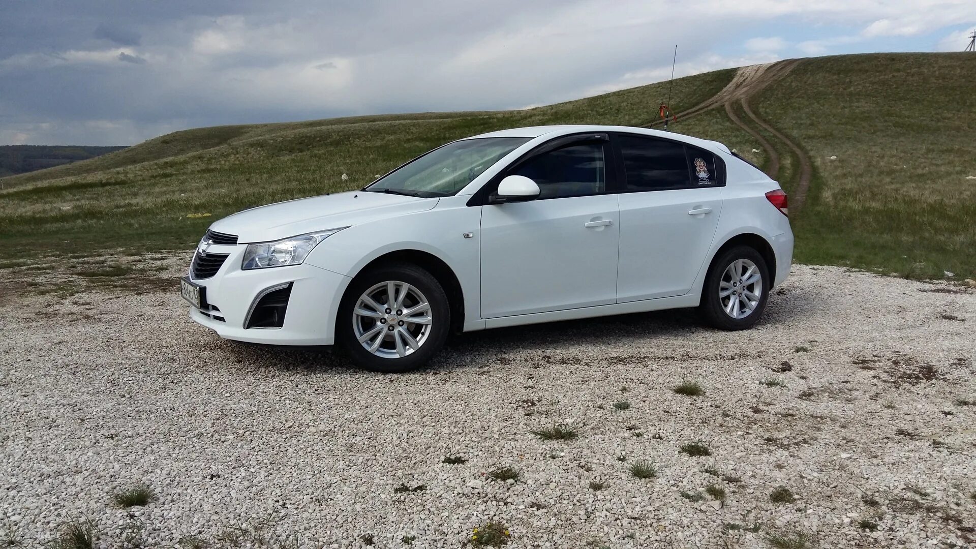 Шевроле круз хэтчбек 2012 года. Chevrolet Cruze 2014 хэтчбек. Chevrolet Cruze 2013 хэтчбек. Шевроле Круз хэтчбек белый 2013. Шевроле Круз хэтчбек 2012.