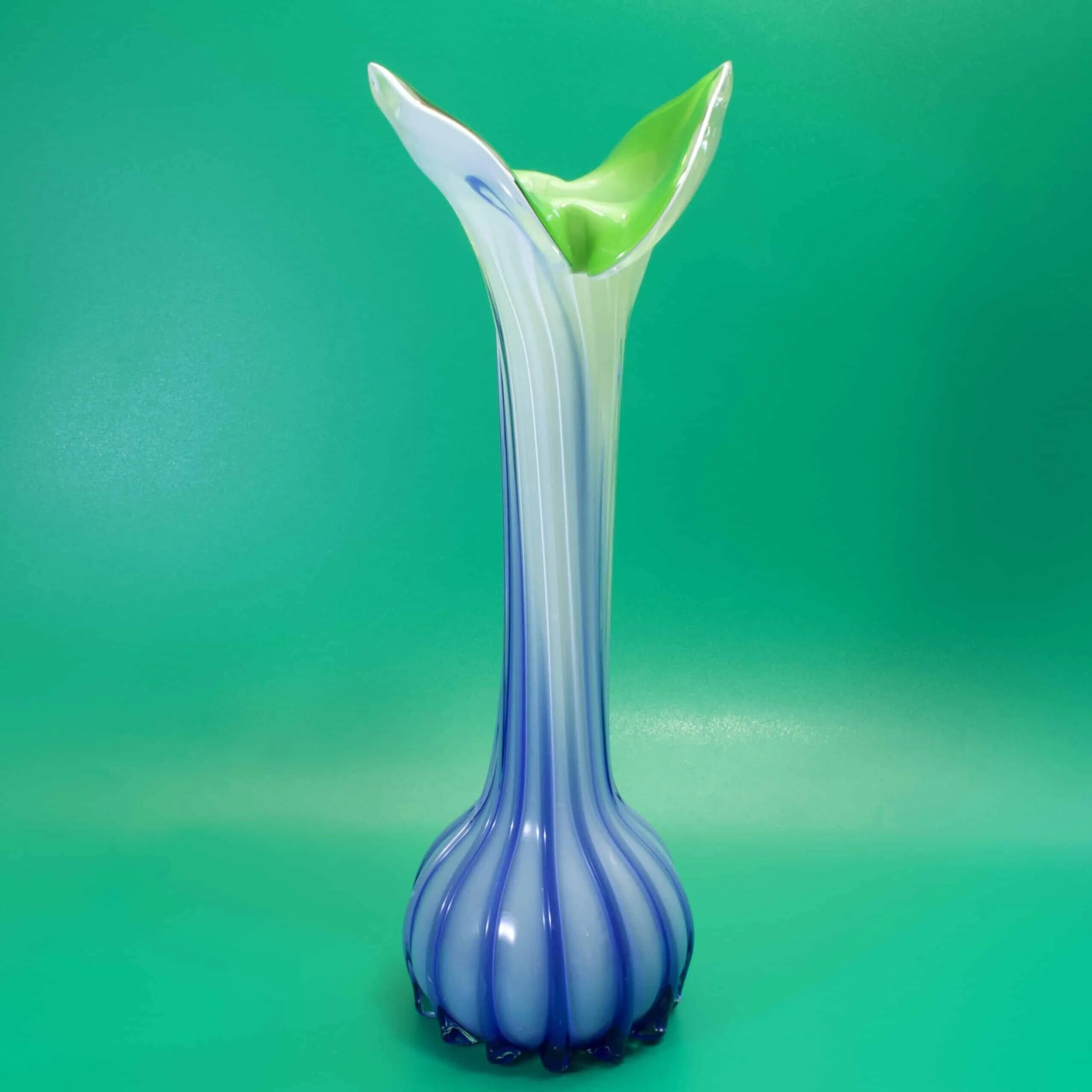 Ваза тарбелаакс,Ира,голубая.. Необычные вазы для цветов. Оригинальная ваза. Ваза для 1 цветка. Куплю вазы в оригинале