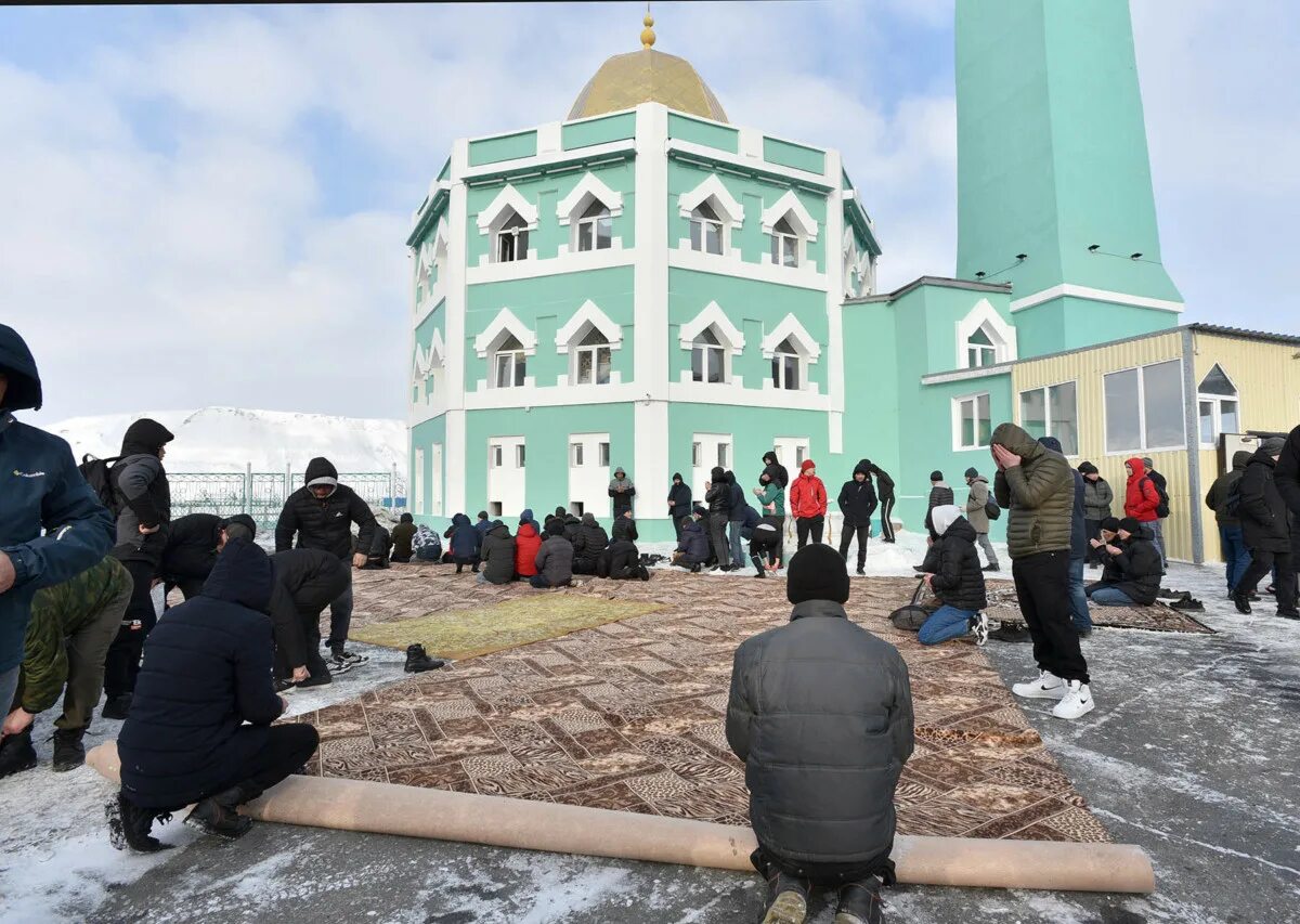 Нурд камаль. Мечеть Нурд-Камал. Норильская мечеть Нурд-Камаль. Мечеть Нурд-Камал Салехард. Мечеть в Норильске.