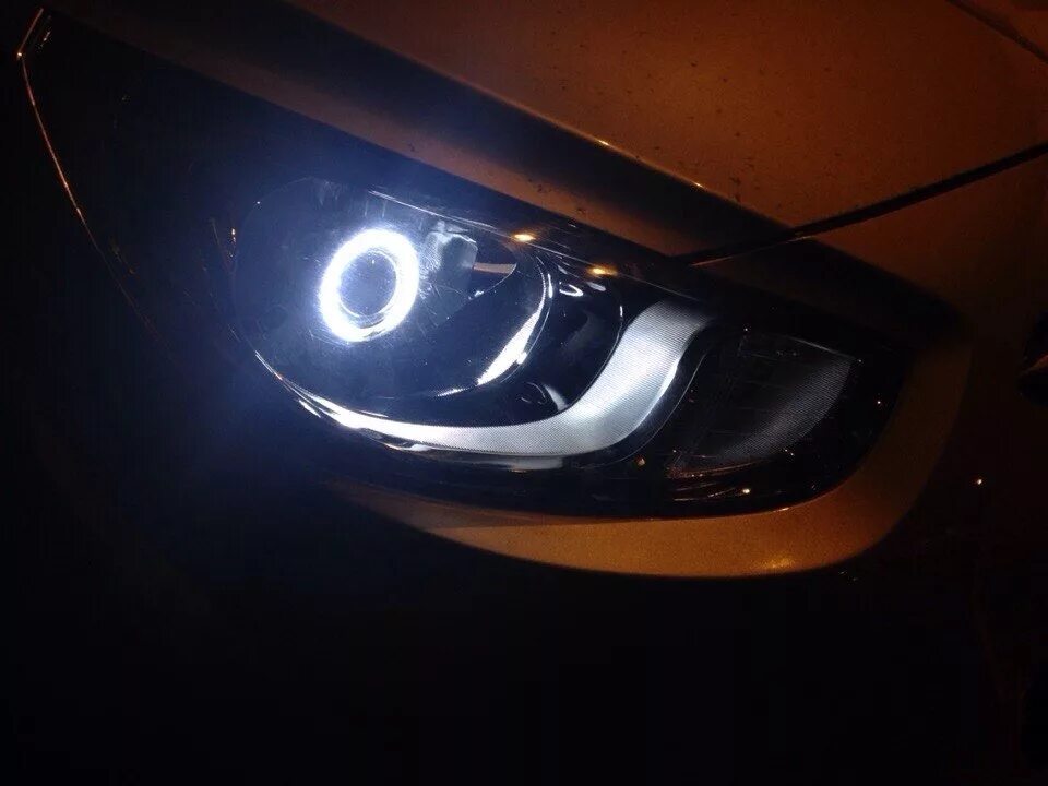 Линзы фар хендай солярис. Hyundai solaris 2012 линзы в фары. hyundai solaris 2 линзованные фары. hyundai solaris 1 2012 птф линзовая. би линзы hyundai solaris 1.