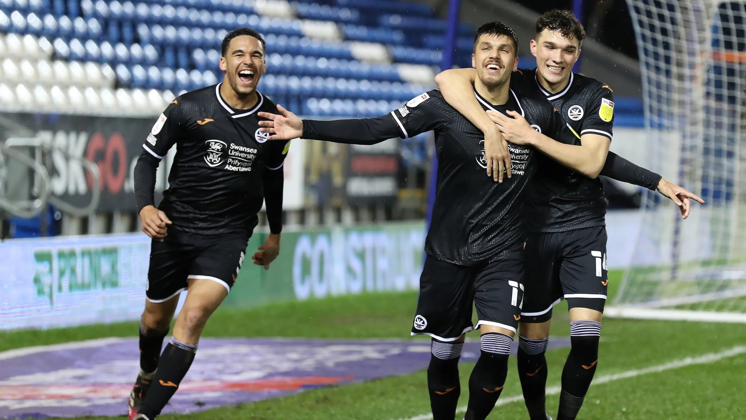 Суонси u21. Суонси сити. суонси уэльс. swansea city. swansea город.