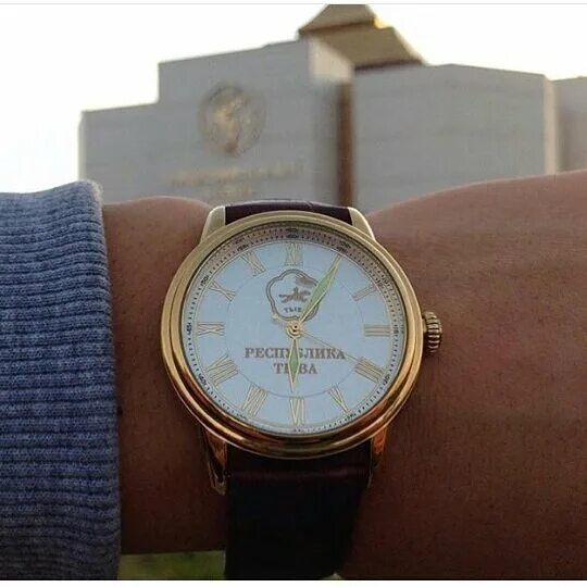 Современные достижения тувы. Часы ручные в кызыле. Смарт часы в республика тува. Часы тувинские. Комендантский час в тыве 2022.