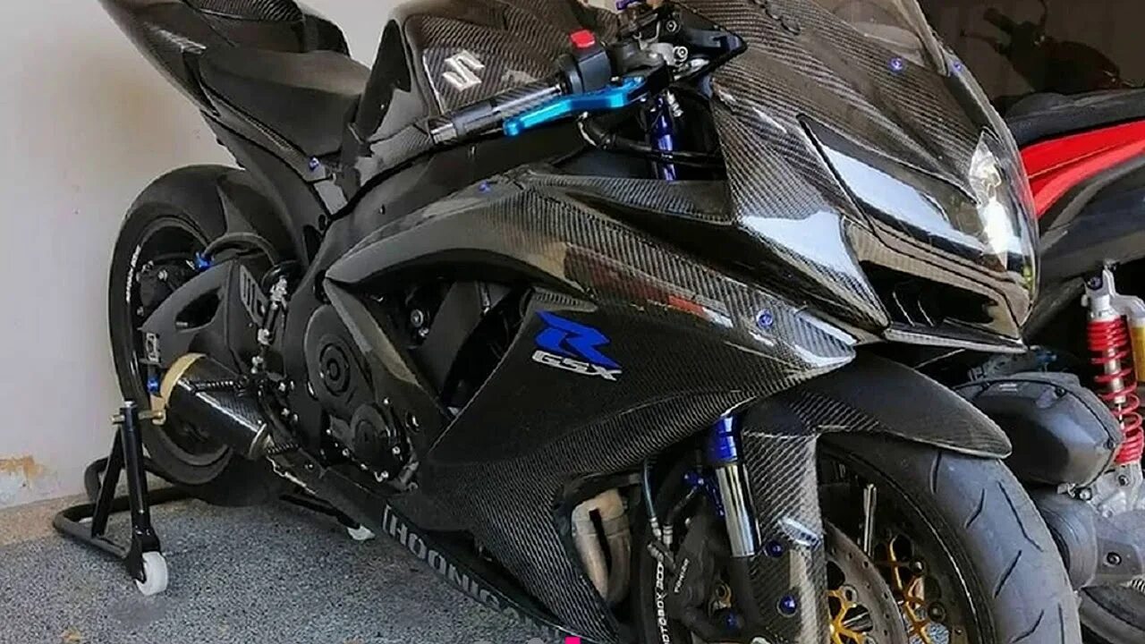 Пластик на мотоцикл. Обвес на мотоцикл. Обтекатель на мотоцикл иж юпитер 5. Honda vtx 1800 широкое колесо. Мотоциклы кэнди чоппер.