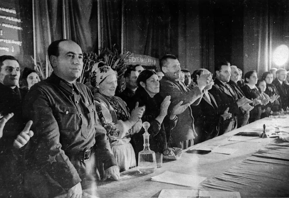 Первый секретарь цк кп. Пономаренко секретарь компартии белоруссии. пантелеймон кондра́тьевич пономаре́нко. пономаренко пантелеймон кондратьевич партизаны. пономаренко секретарь цк кпб.
