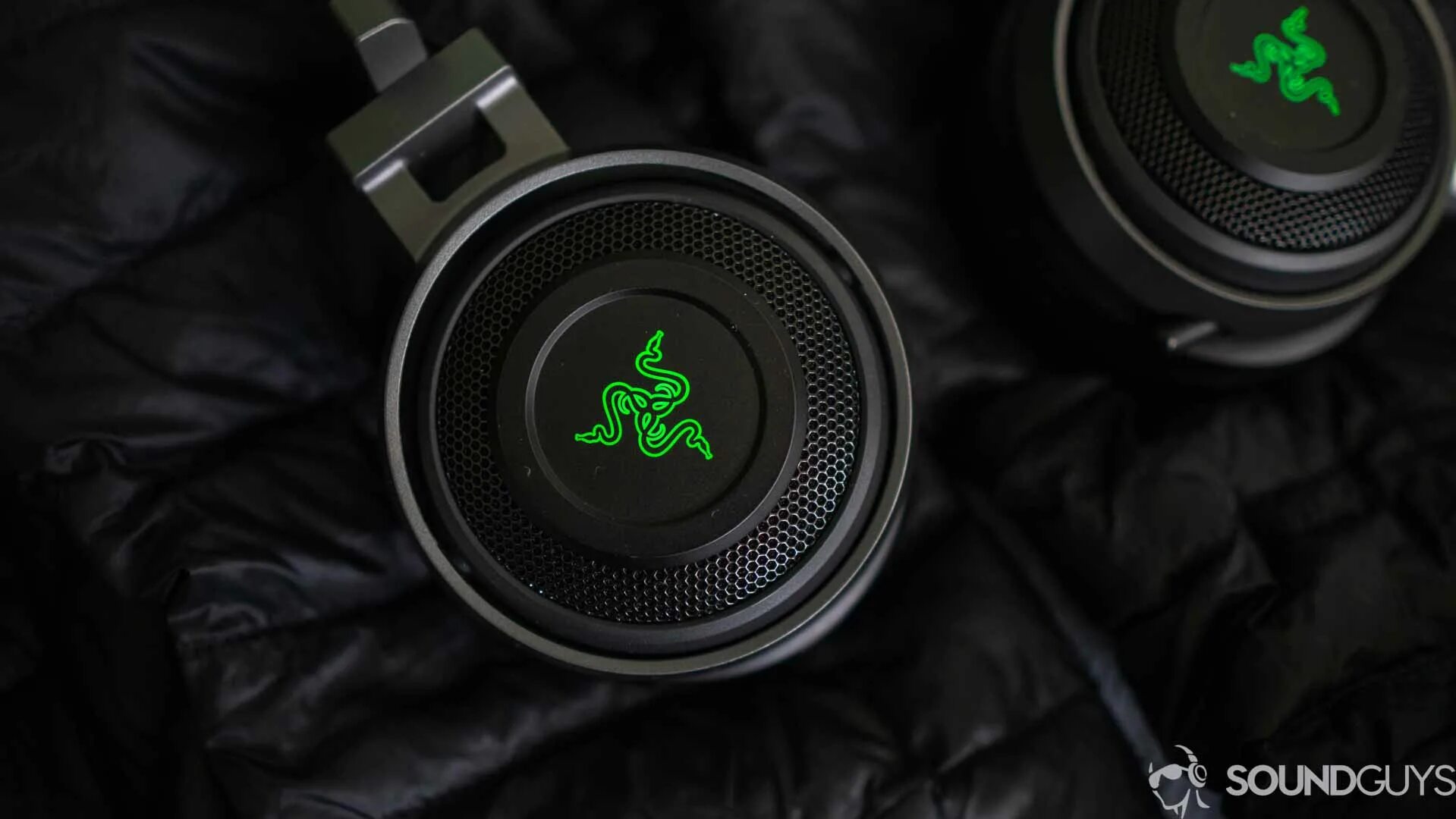 Razer Nari Ultimate Wireless 7.1. DNS наушники Razer миниатюрные. Колонки Razer Ferox. Razer внутриканальные наушники. Razer не видит наушники